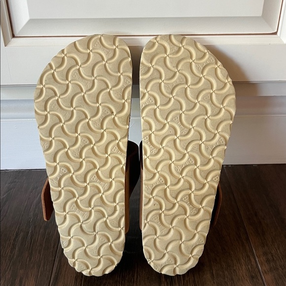 BIRKENSTOCK BIG BUCKLE Gizeh Sandals! - Picture 10 of 10